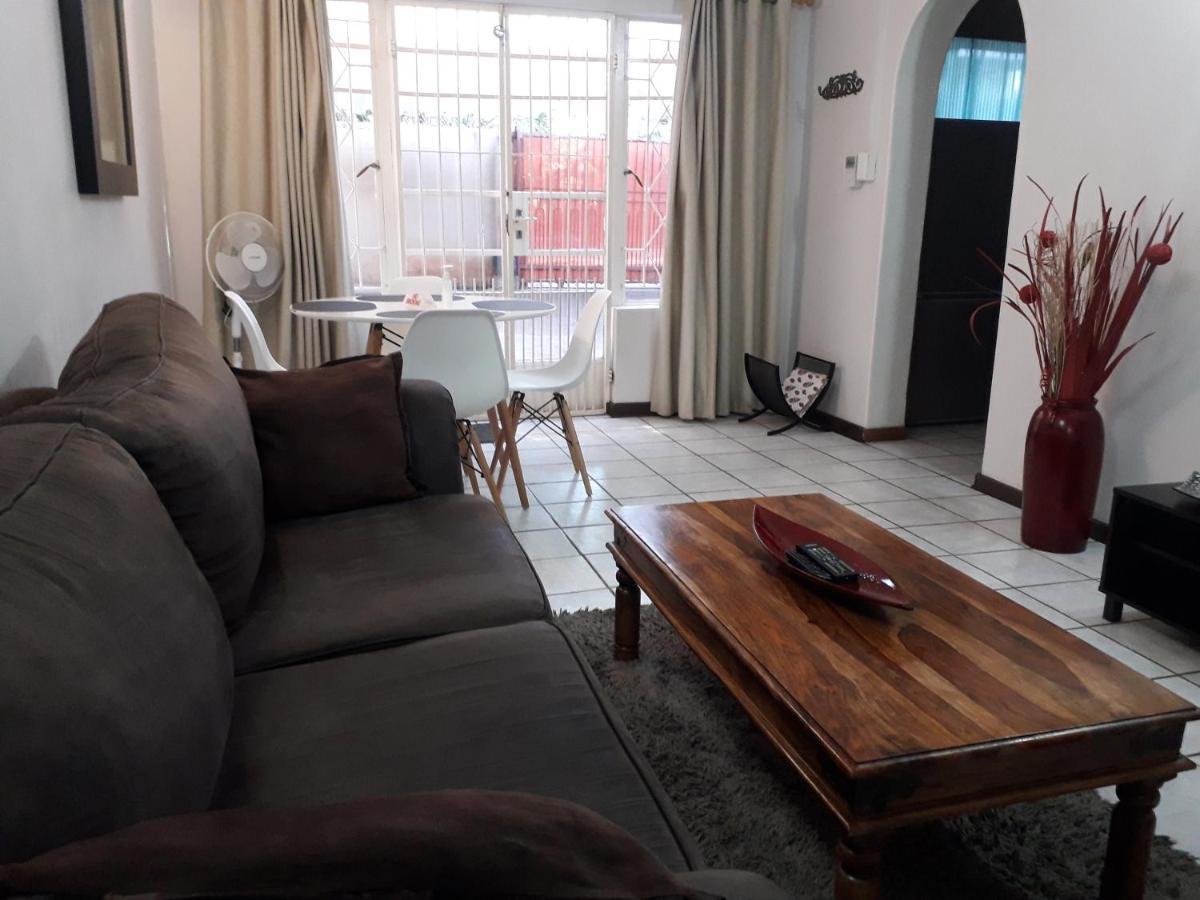 Protea Park Self Catering Guesthouse Rustenburg Extérieur photo