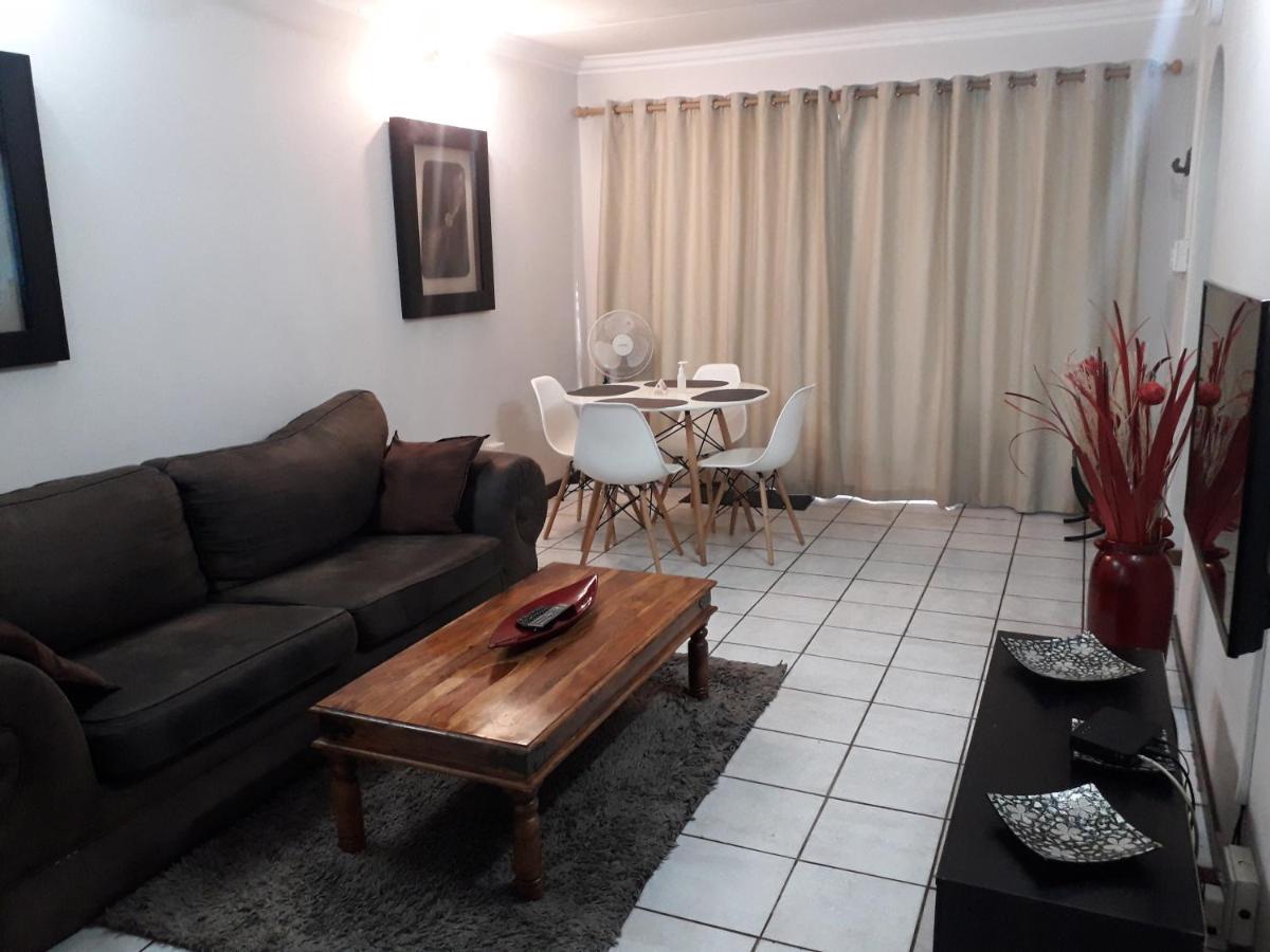 Protea Park Self Catering Guesthouse Rustenburg Extérieur photo