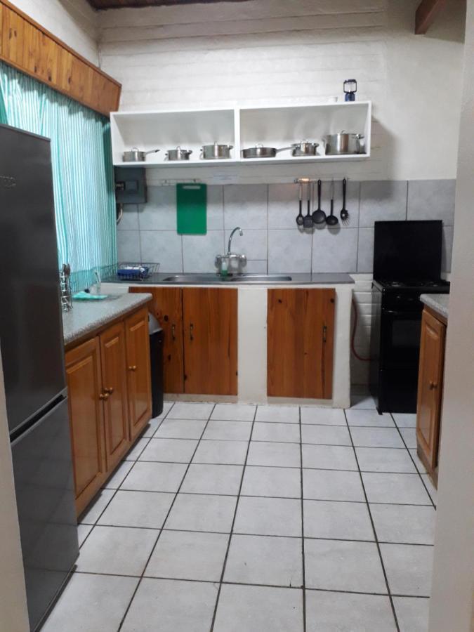 Protea Park Self Catering Guesthouse Rustenburg Extérieur photo