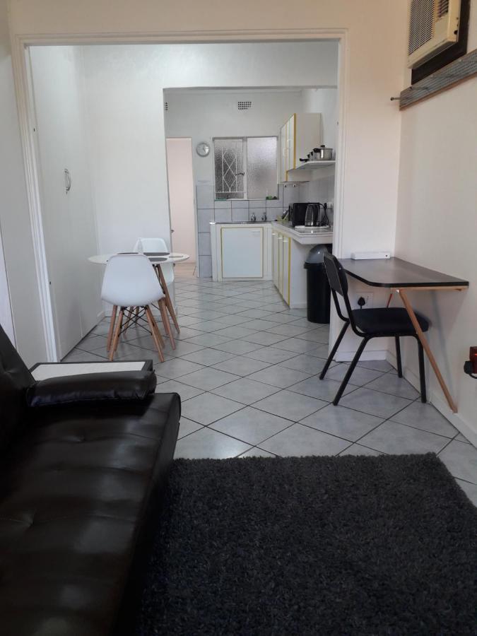 Protea Park Self Catering Guesthouse Rustenburg Extérieur photo